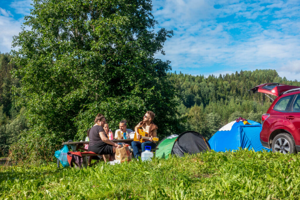 Bastuvallens camping ligger strax intill Näsåkers allmänna bastu.
