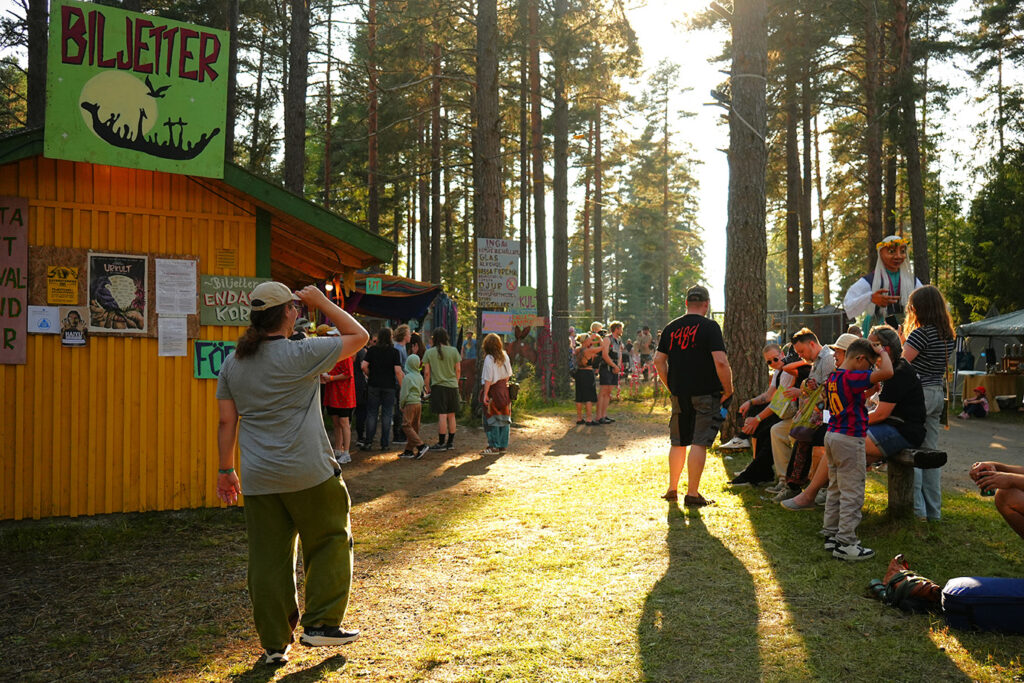 Biljettkuren vid entrén till Näsåkers festplats på festivalen Urkult.