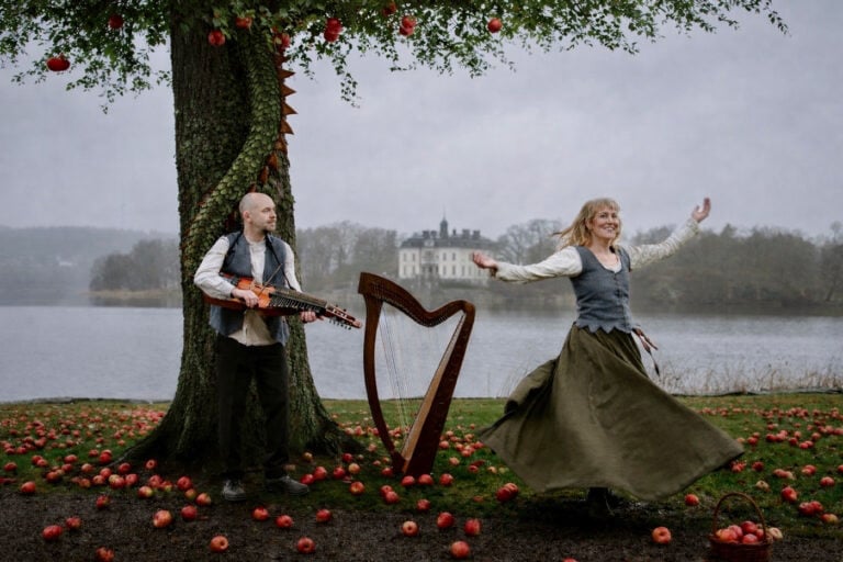Trädet som nuddade himlen (5–9 år) – Långsjö Teater