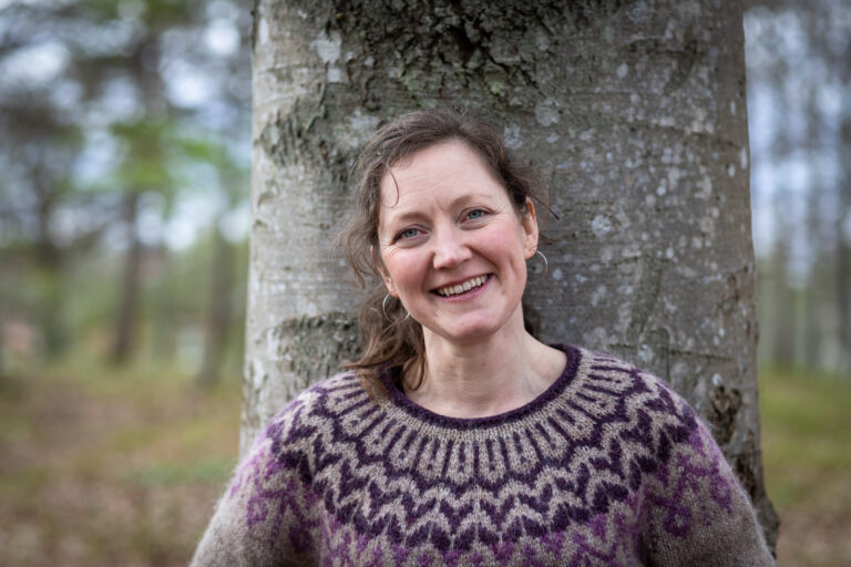 Åsa Thorsén Mogensen håller i Bebissång på Urkult.