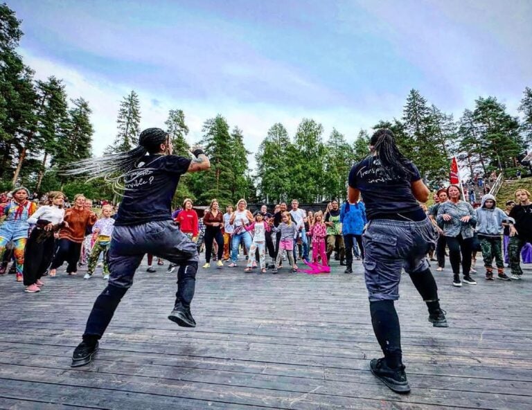 Body percussion workshop with Brincadeira.