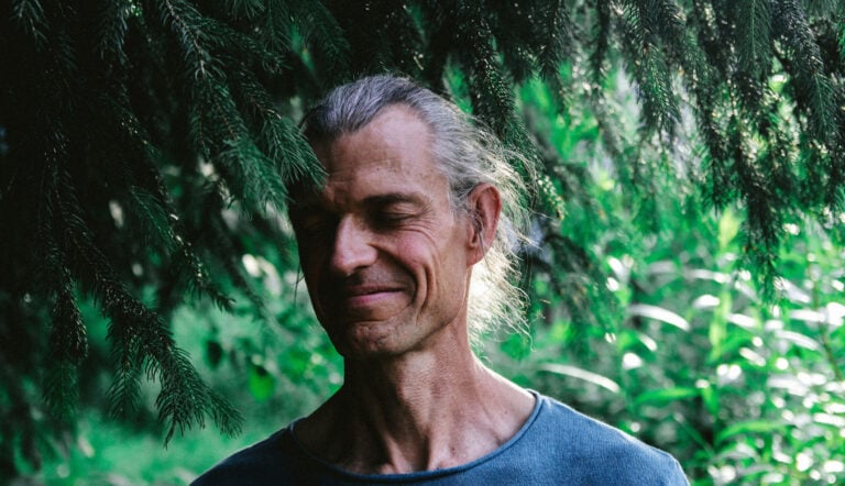 Frank Heinkel teaches overtone singing.